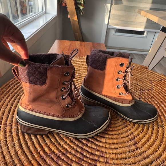 Sorel Women's Slimpack Lace II 9 Tan and Black Winter Boots - Picture 4 of 8